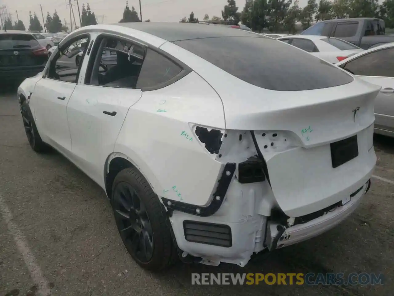 3 Photograph of a damaged car 5YJYGDEE6MF296028 TESLA MODEL Y 2021