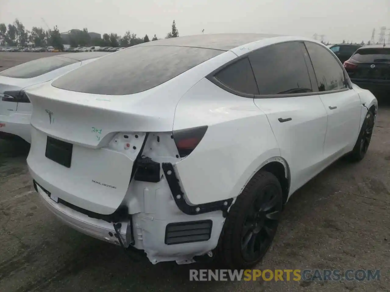 4 Photograph of a damaged car 5YJYGDEE6MF296028 TESLA MODEL Y 2021