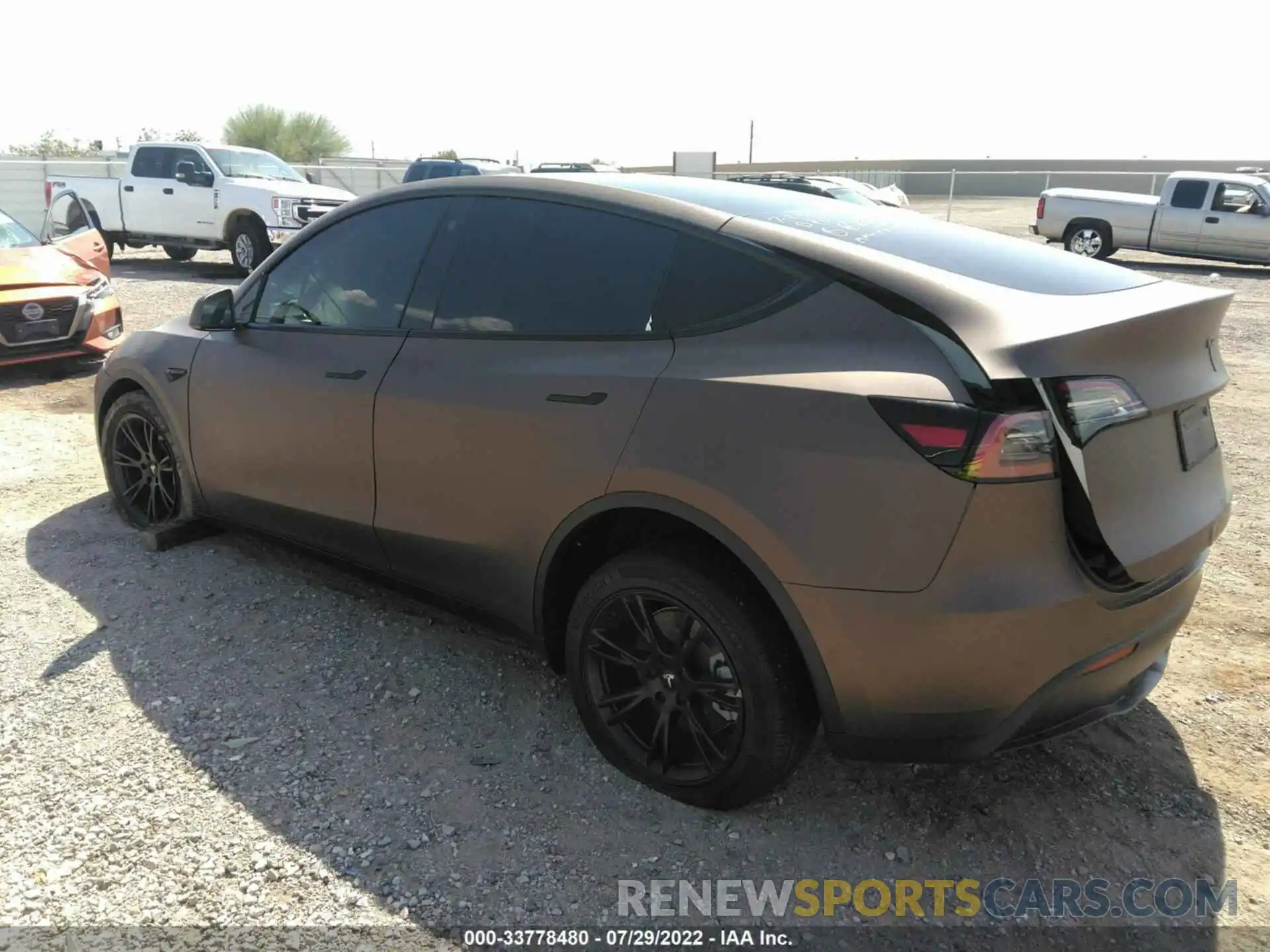 3 Photograph of a damaged car 5YJYGDEE6MF303317 TESLA MODEL Y 2021