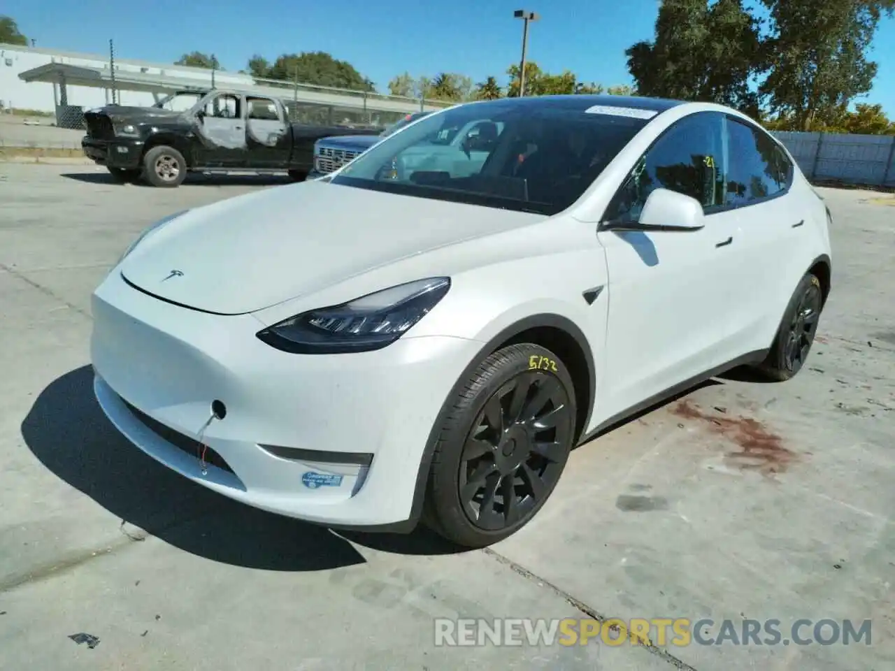 2 Photograph of a damaged car 5YJYGDEE7MF065591 TESLA MODEL Y 2021