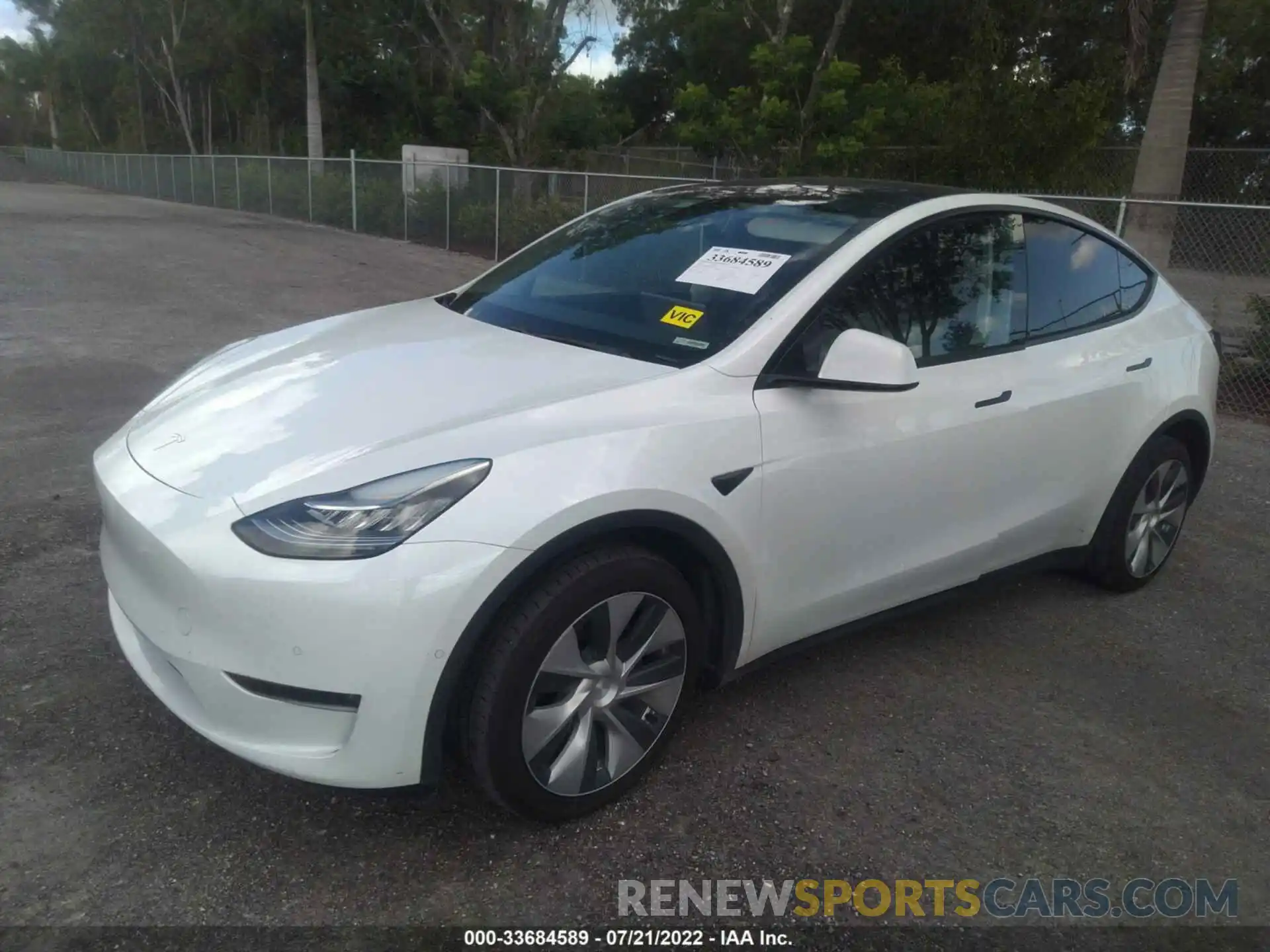 2 Photograph of a damaged car 5YJYGDEE7MF067809 TESLA MODEL Y 2021