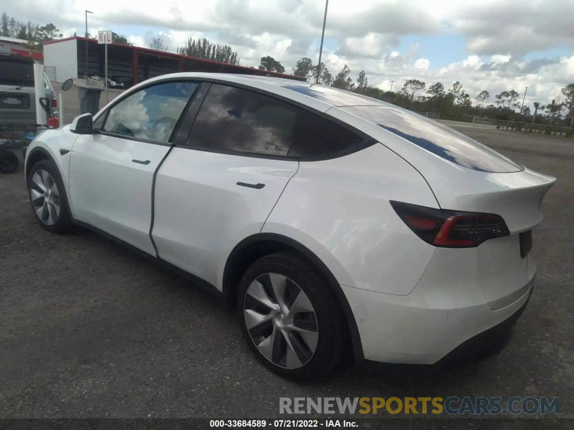 3 Photograph of a damaged car 5YJYGDEE7MF067809 TESLA MODEL Y 2021