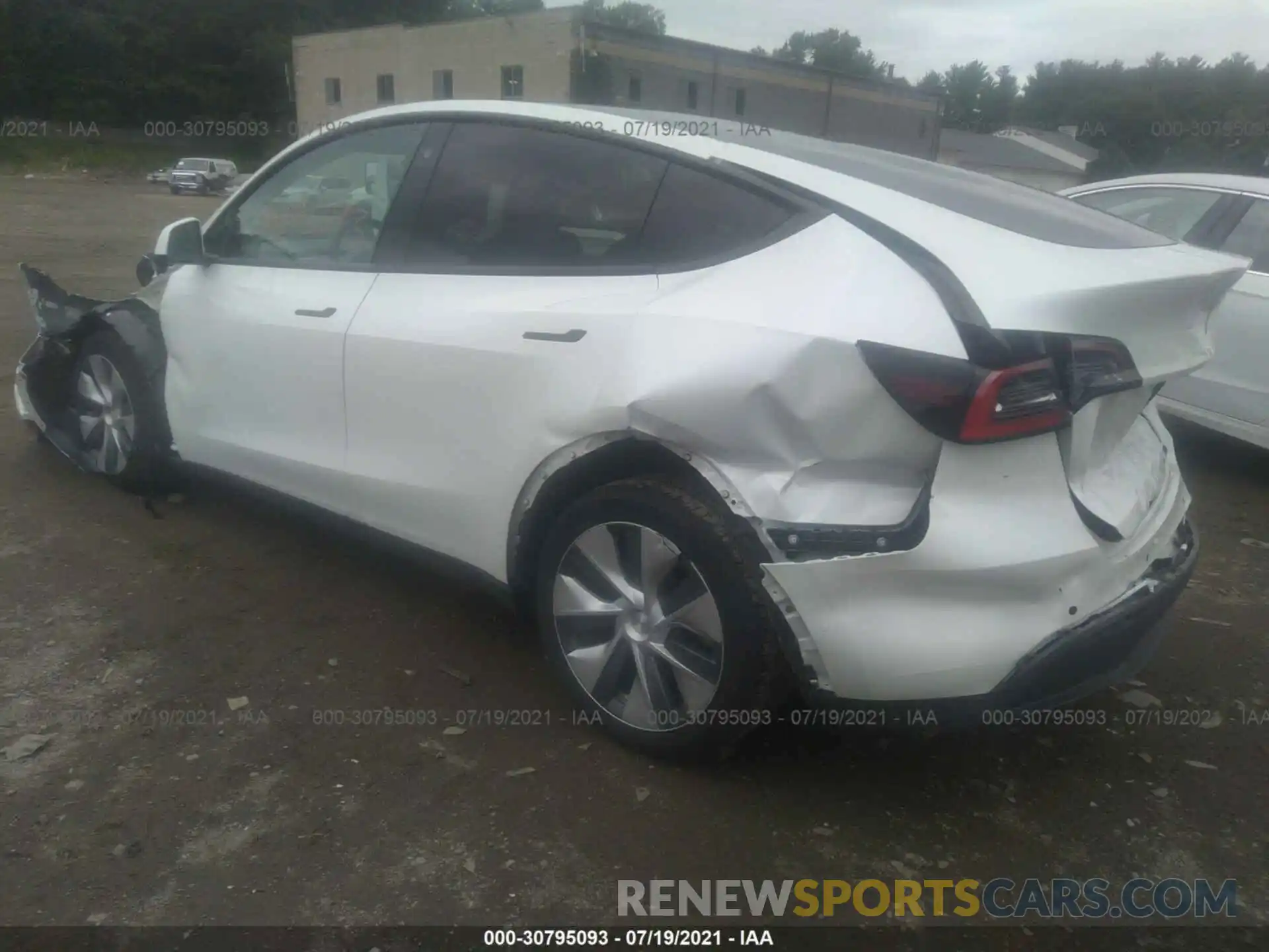 3 Photograph of a damaged car 5YJYGDEE7MF069575 TESLA MODEL Y 2021