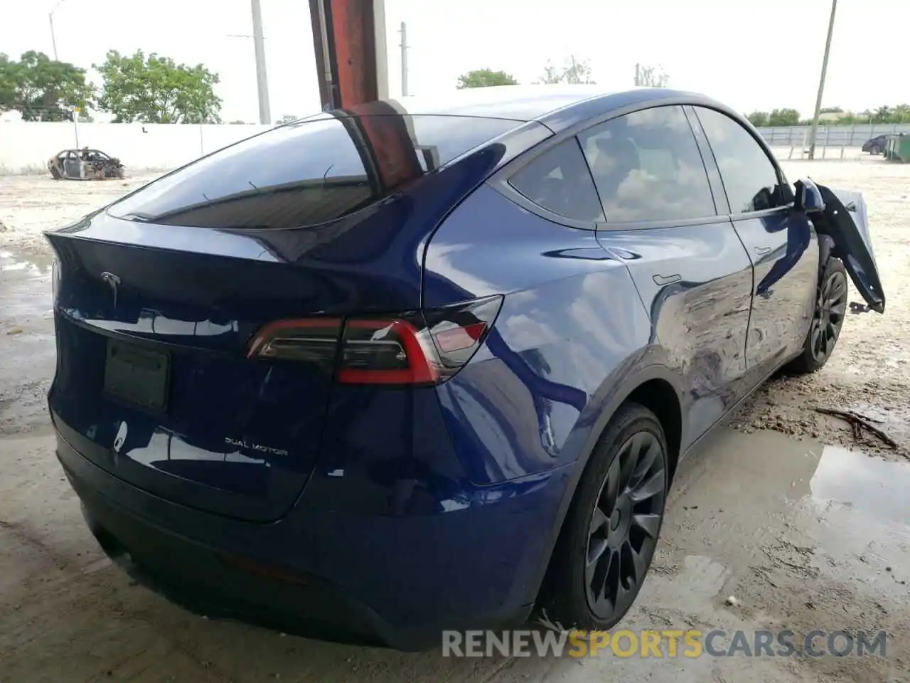 4 Фотография поврежденного автомобиля 5YJYGDEE7MF071679 TESLA MODEL Y 2021