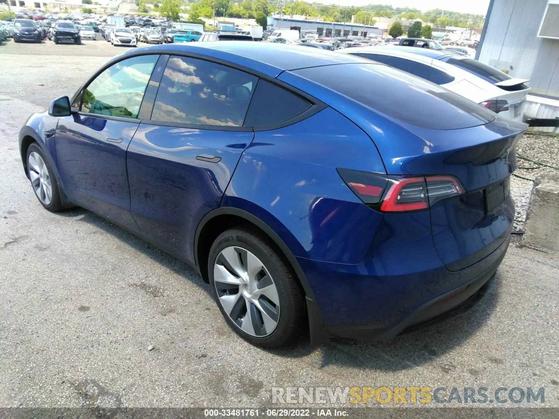 3 Photograph of a damaged car 5YJYGDEE7MF074551 TESLA MODEL Y 2021