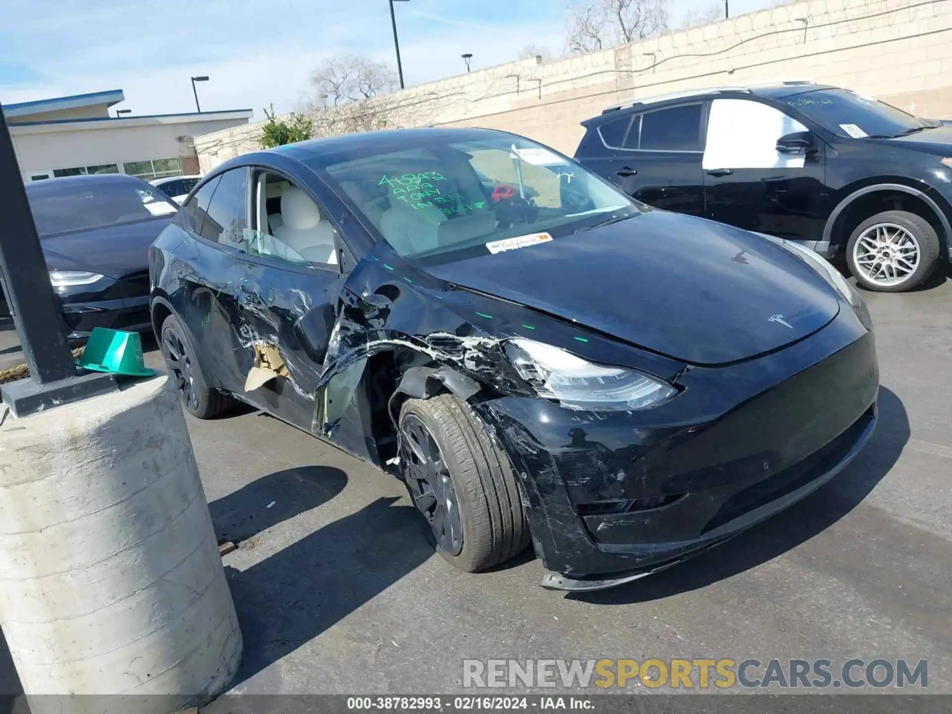 1 Photograph of a damaged car 5YJYGDEE7MF075120 TESLA MODEL Y 2021