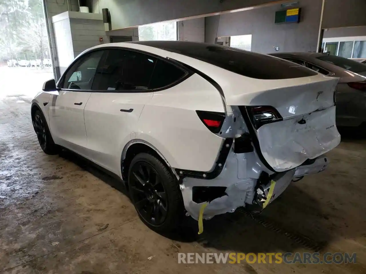 3 Photograph of a damaged car 5YJYGDEE7MF075344 TESLA MODEL Y 2021