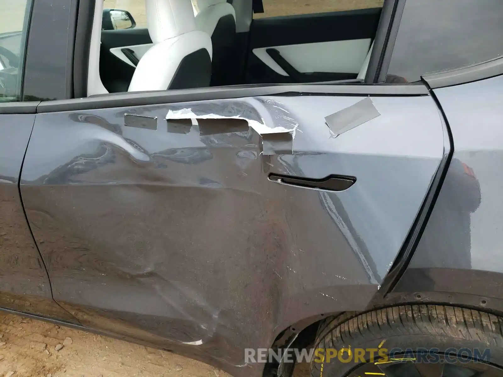 9 Photograph of a damaged car 5YJYGDEE7MF075408 TESLA MODEL Y 2021