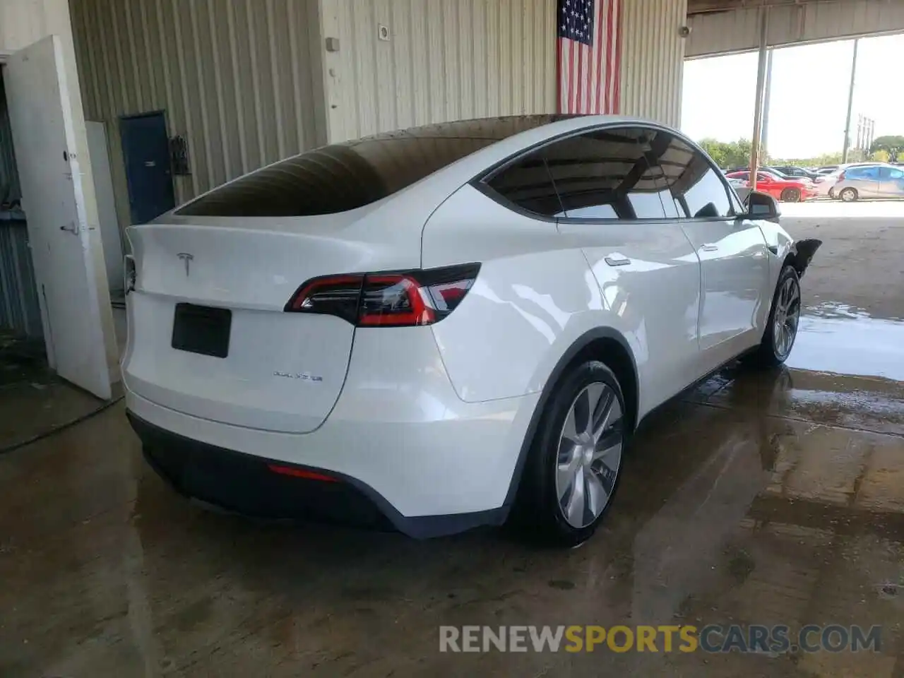 4 Photograph of a damaged car 5YJYGDEE7MF079846 TESLA MODEL Y 2021