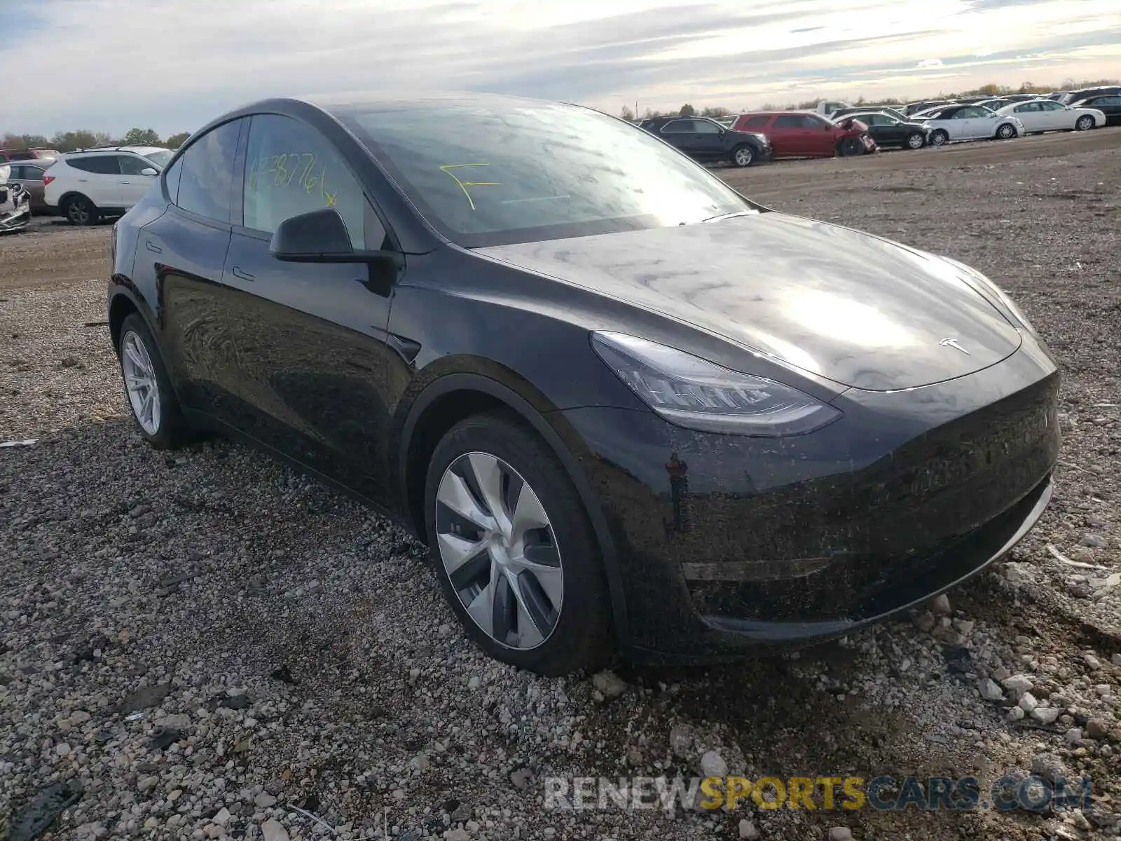 1 Photograph of a damaged car 5YJYGDEE7MF082097 TESLA MODEL Y 2021