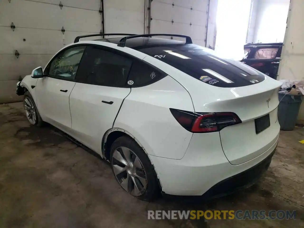 3 Photograph of a damaged car 5YJYGDEE7MF087963 TESLA MODEL Y 2021