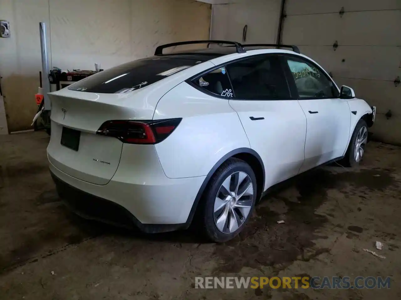 4 Photograph of a damaged car 5YJYGDEE7MF087963 TESLA MODEL Y 2021