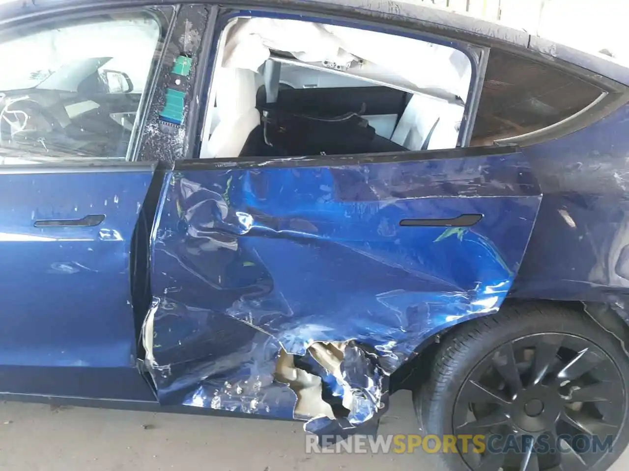 9 Photograph of a damaged car 5YJYGDEE7MF089163 TESLA MODEL Y 2021