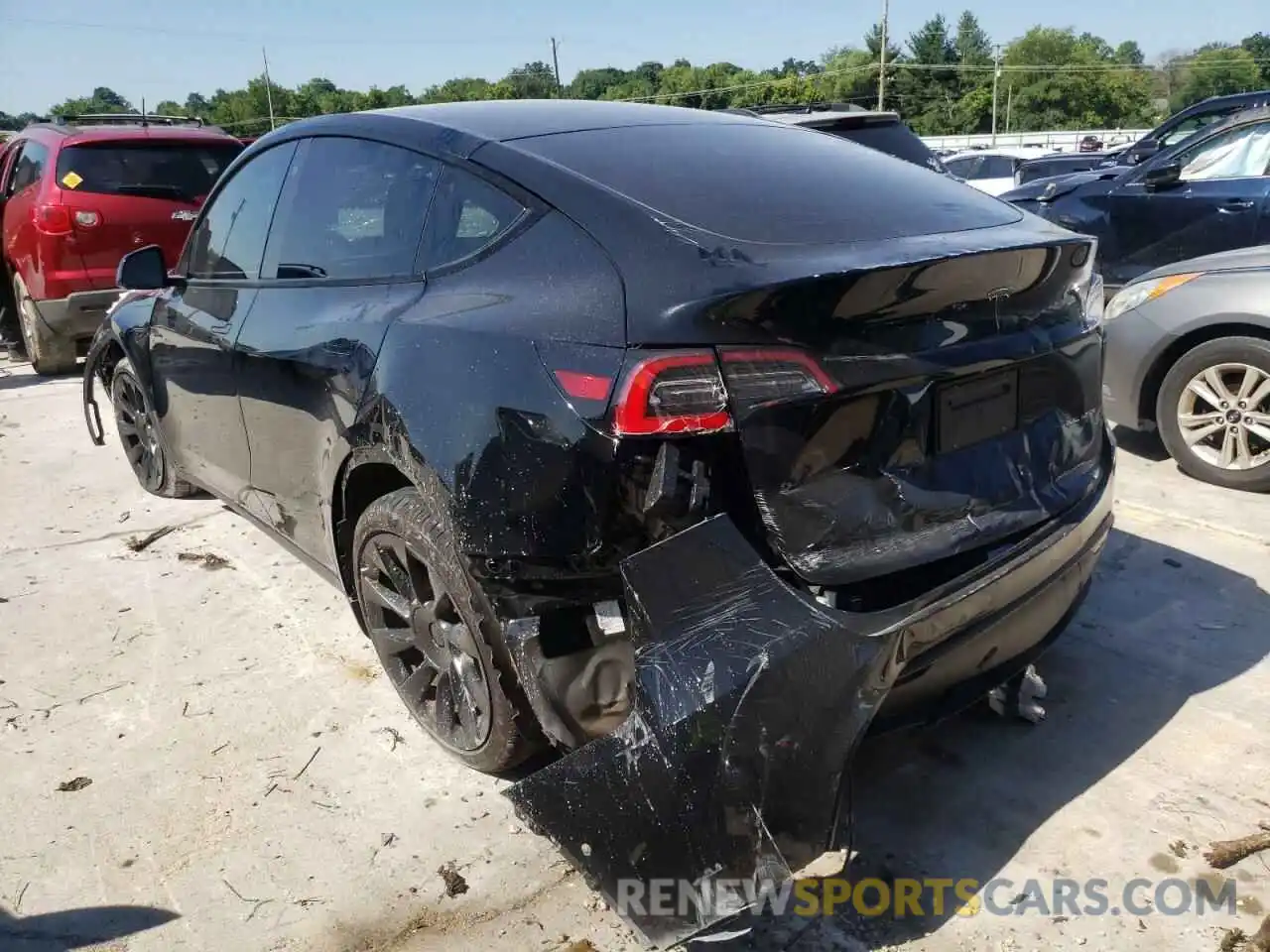 3 Photograph of a damaged car 5YJYGDEE7MF089633 TESLA MODEL Y 2021