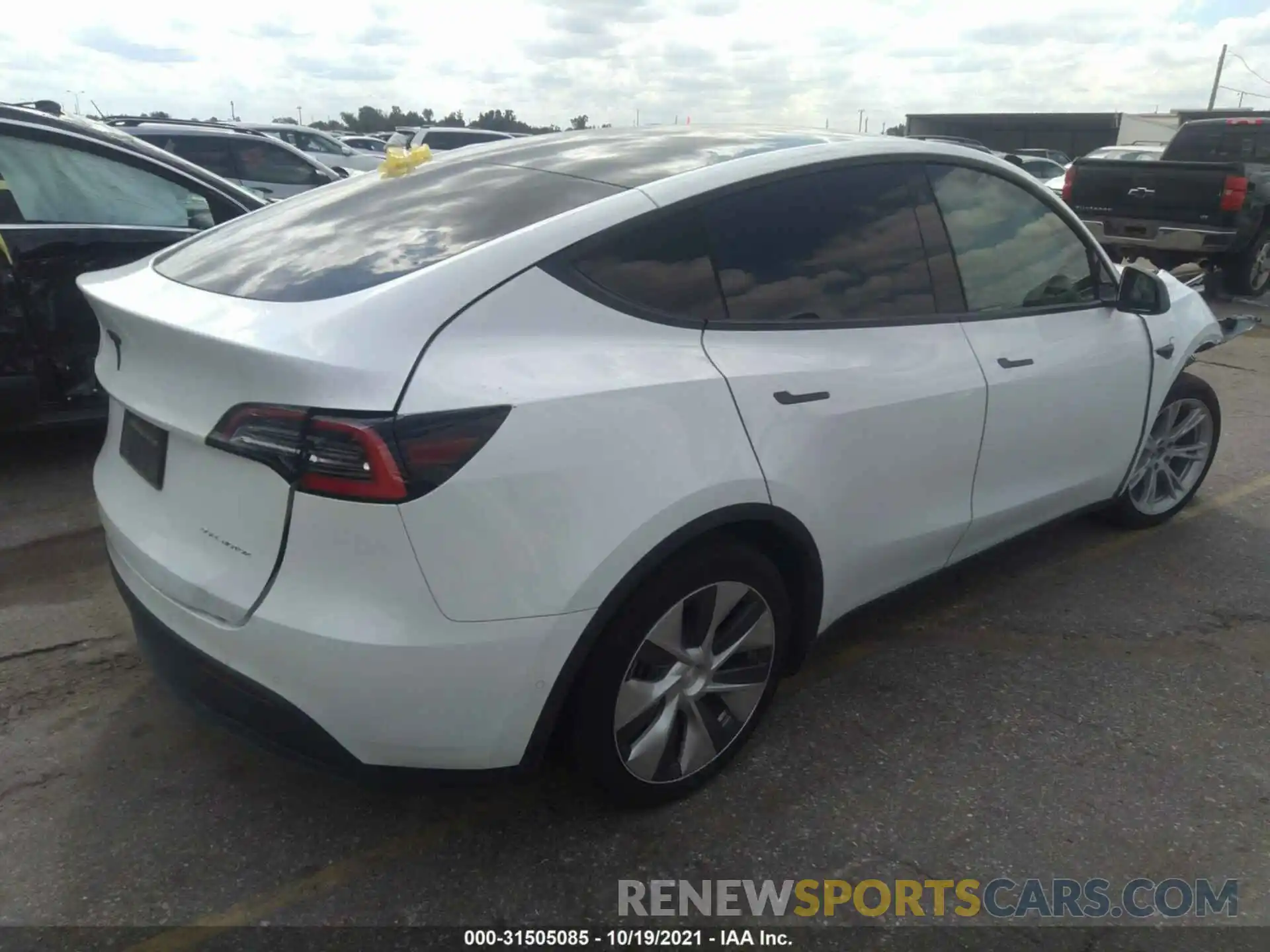 4 Photograph of a damaged car 5YJYGDEE7MF094363 TESLA MODEL Y 2021