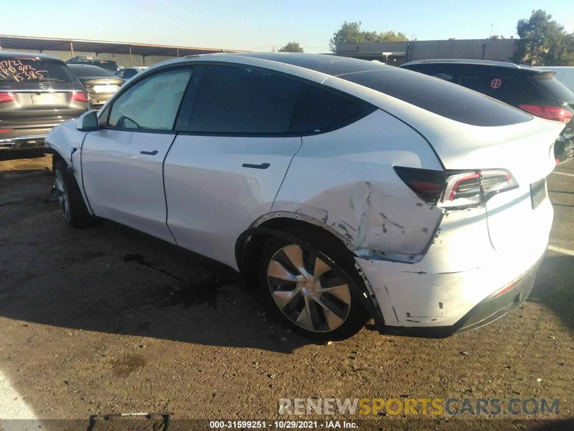 3 Photograph of a damaged car 5YJYGDEE7MF096100 TESLA MODEL Y 2021