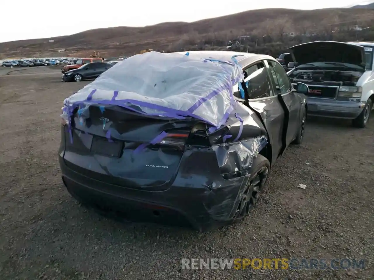 4 Photograph of a damaged car 5YJYGDEE7MF097246 TESLA MODEL Y 2021