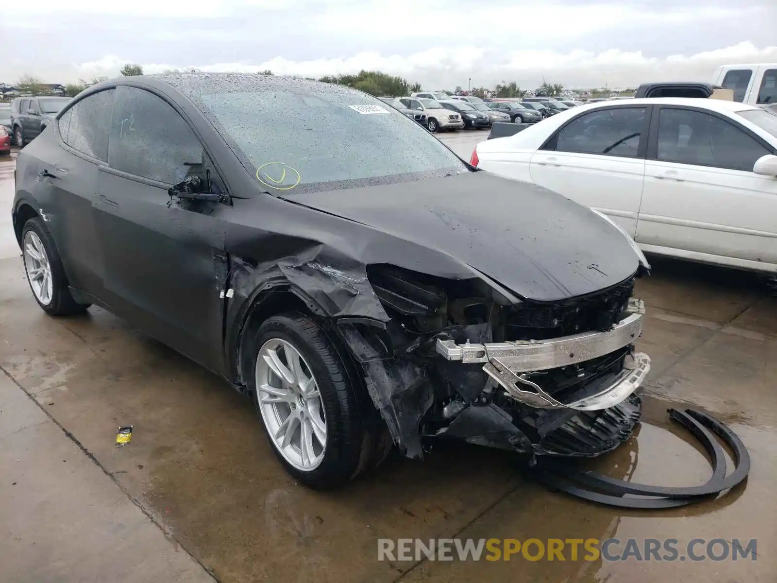 1 Photograph of a damaged car 5YJYGDEE7MF099904 TESLA MODEL Y 2021