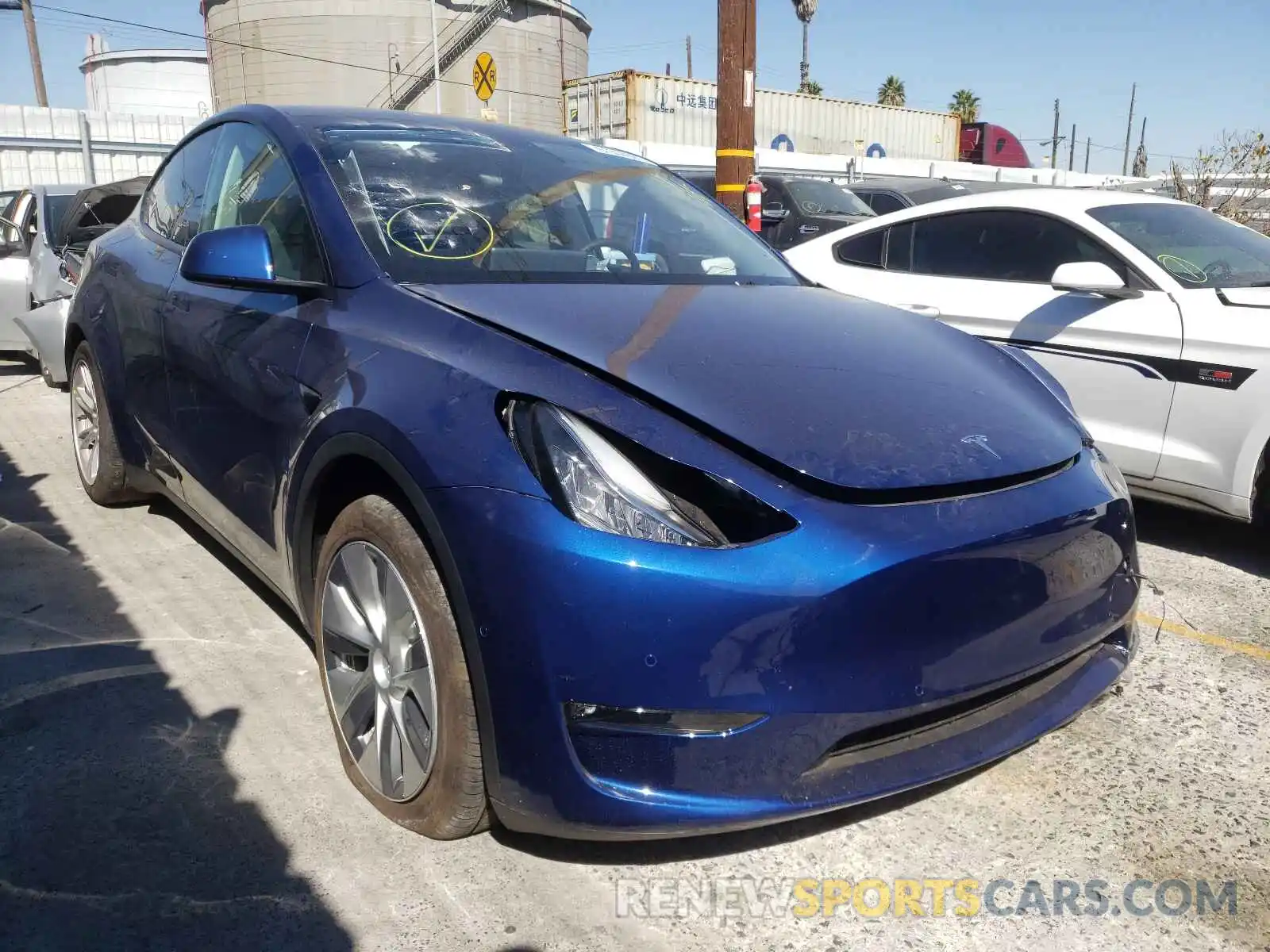 1 Photograph of a damaged car 5YJYGDEE7MF105099 TESLA MODEL Y 2021