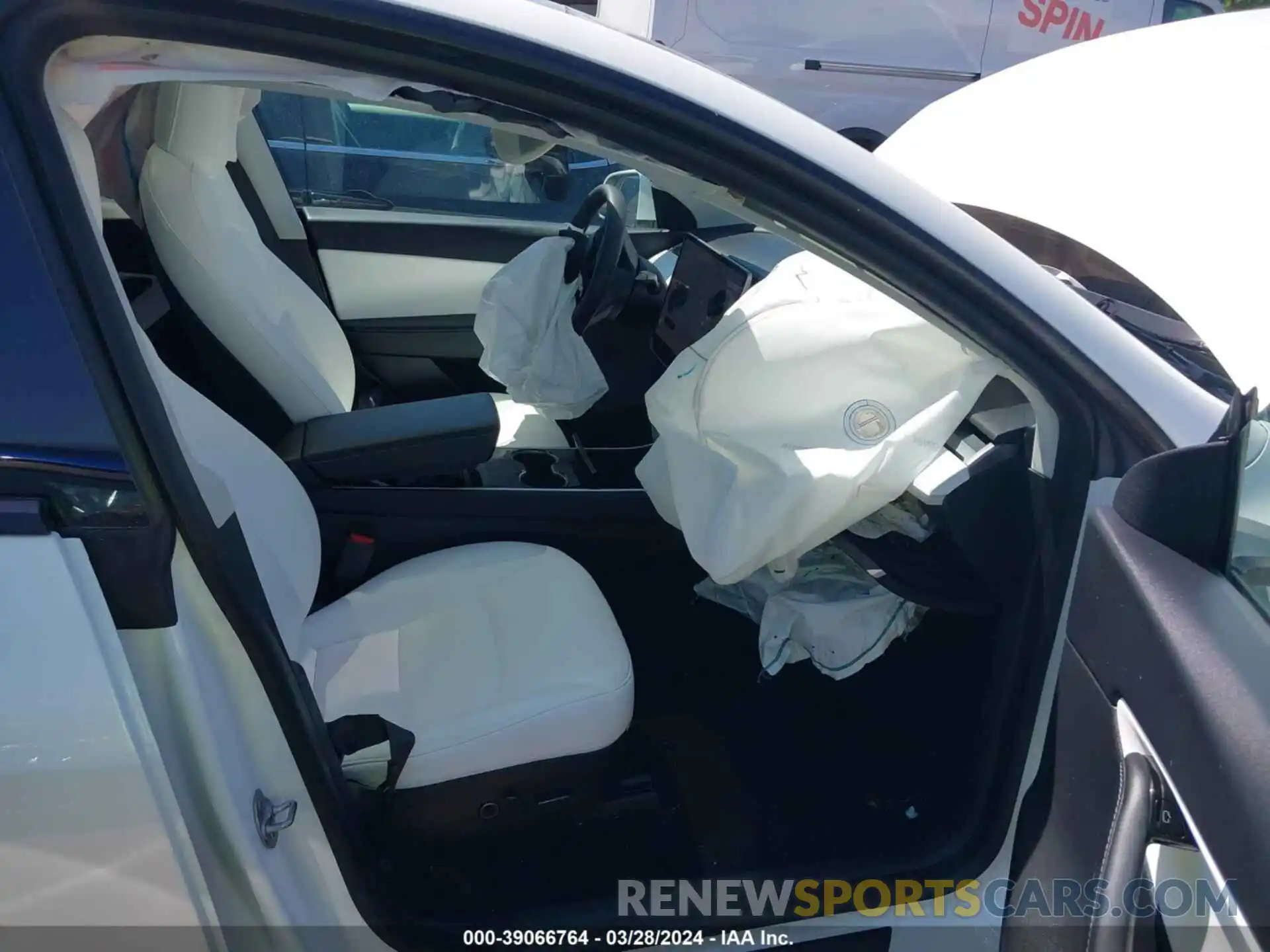 5 Photograph of a damaged car 5YJYGDEE7MF105264 TESLA MODEL Y 2021