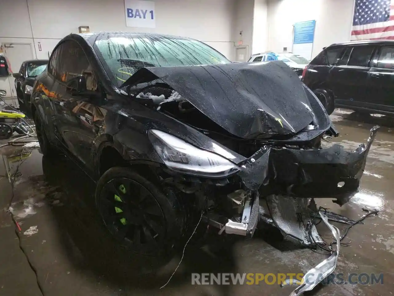 1 Photograph of a damaged car 5YJYGDEE7MF115728 TESLA MODEL Y 2021