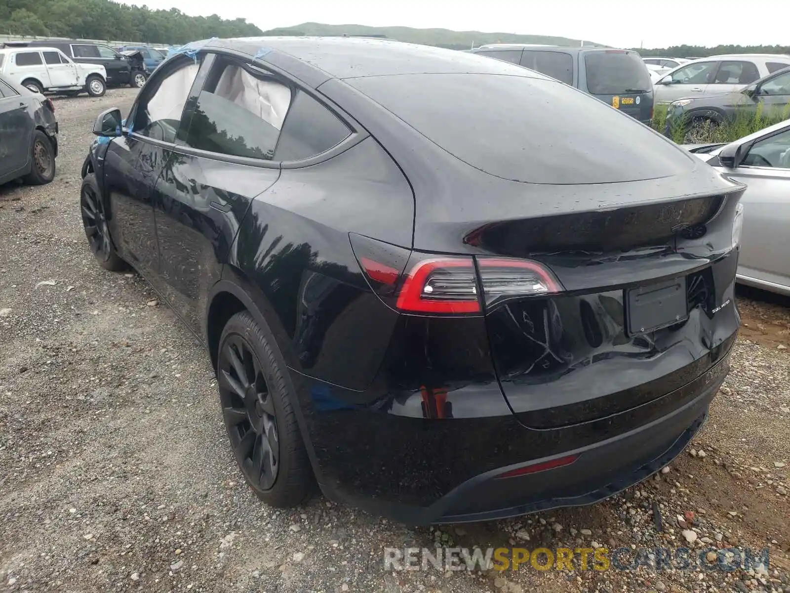 3 Photograph of a damaged car 5YJYGDEE7MF115731 TESLA MODEL Y 2021