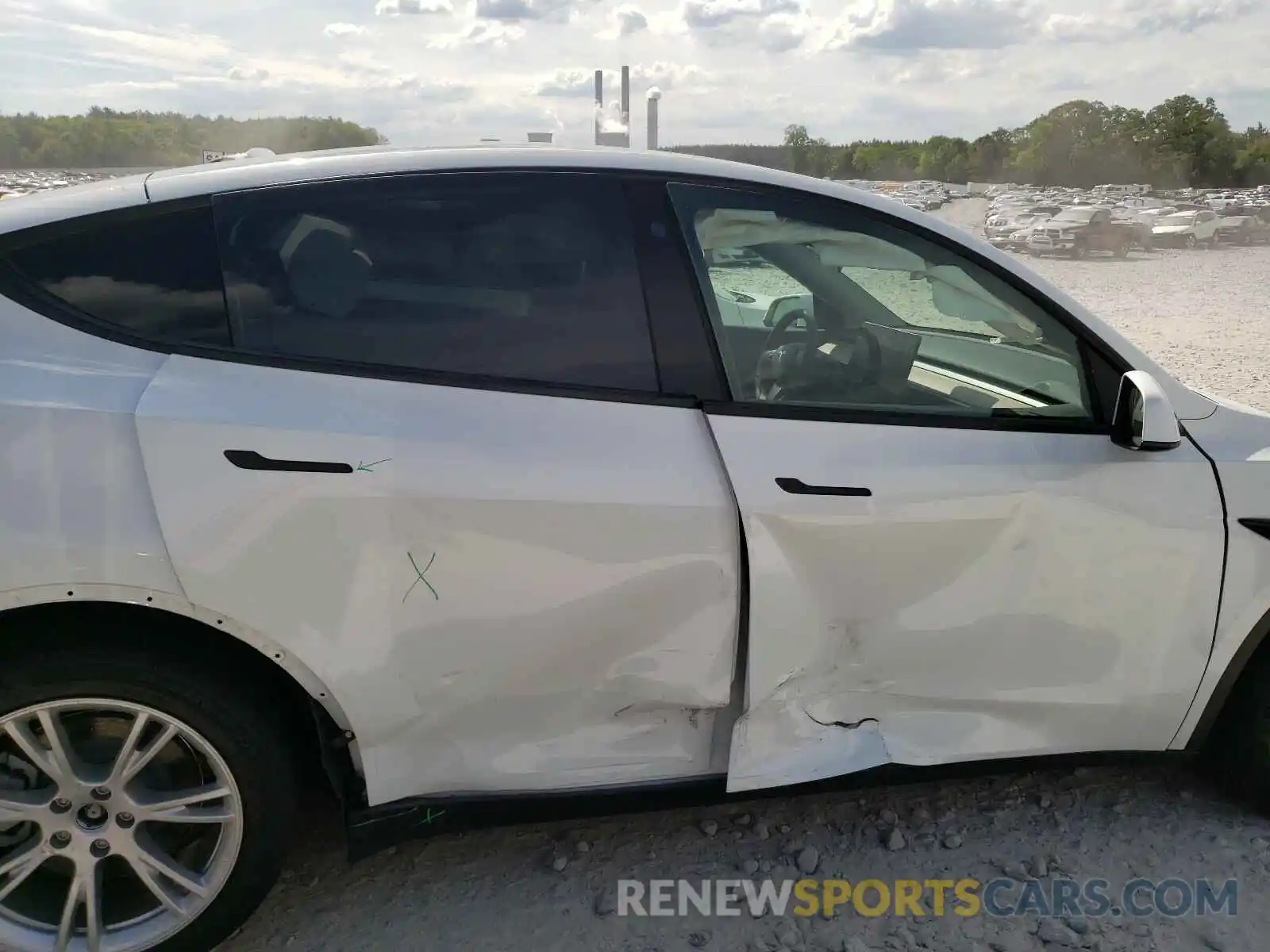 9 Photograph of a damaged car 5YJYGDEE7MF118970 TESLA MODEL Y 2021