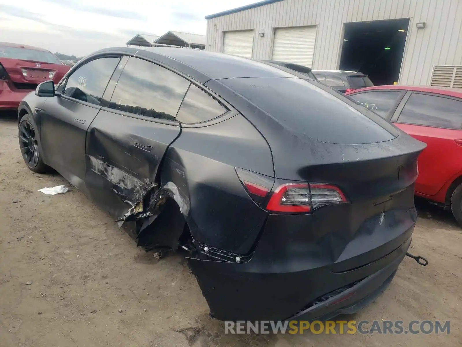 3 Photograph of a damaged car 5YJYGDEE7MF120279 TESLA MODEL Y 2021