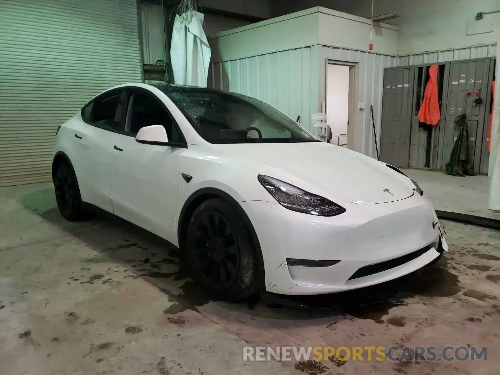 1 Photograph of a damaged car 5YJYGDEE7MF123800 TESLA MODEL Y 2021