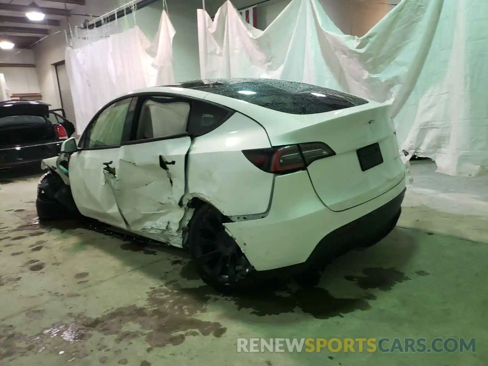 3 Photograph of a damaged car 5YJYGDEE7MF123800 TESLA MODEL Y 2021