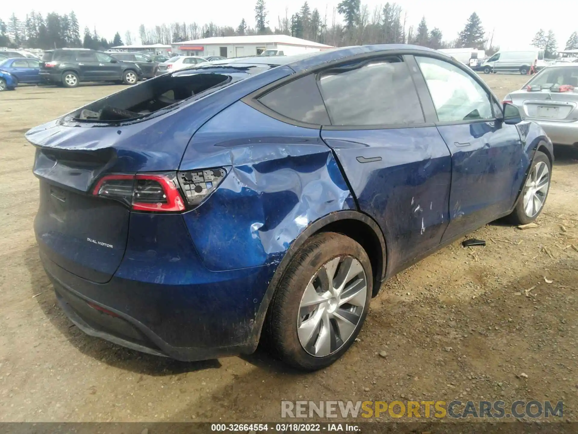 4 Photograph of a damaged car 5YJYGDEE7MF124803 TESLA MODEL Y 2021