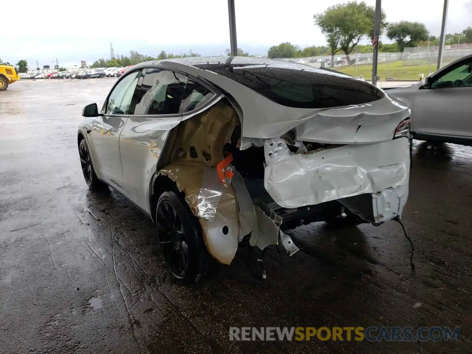 3 Photograph of a damaged car 5YJYGDEE7MF125109 TESLA MODEL Y 2021