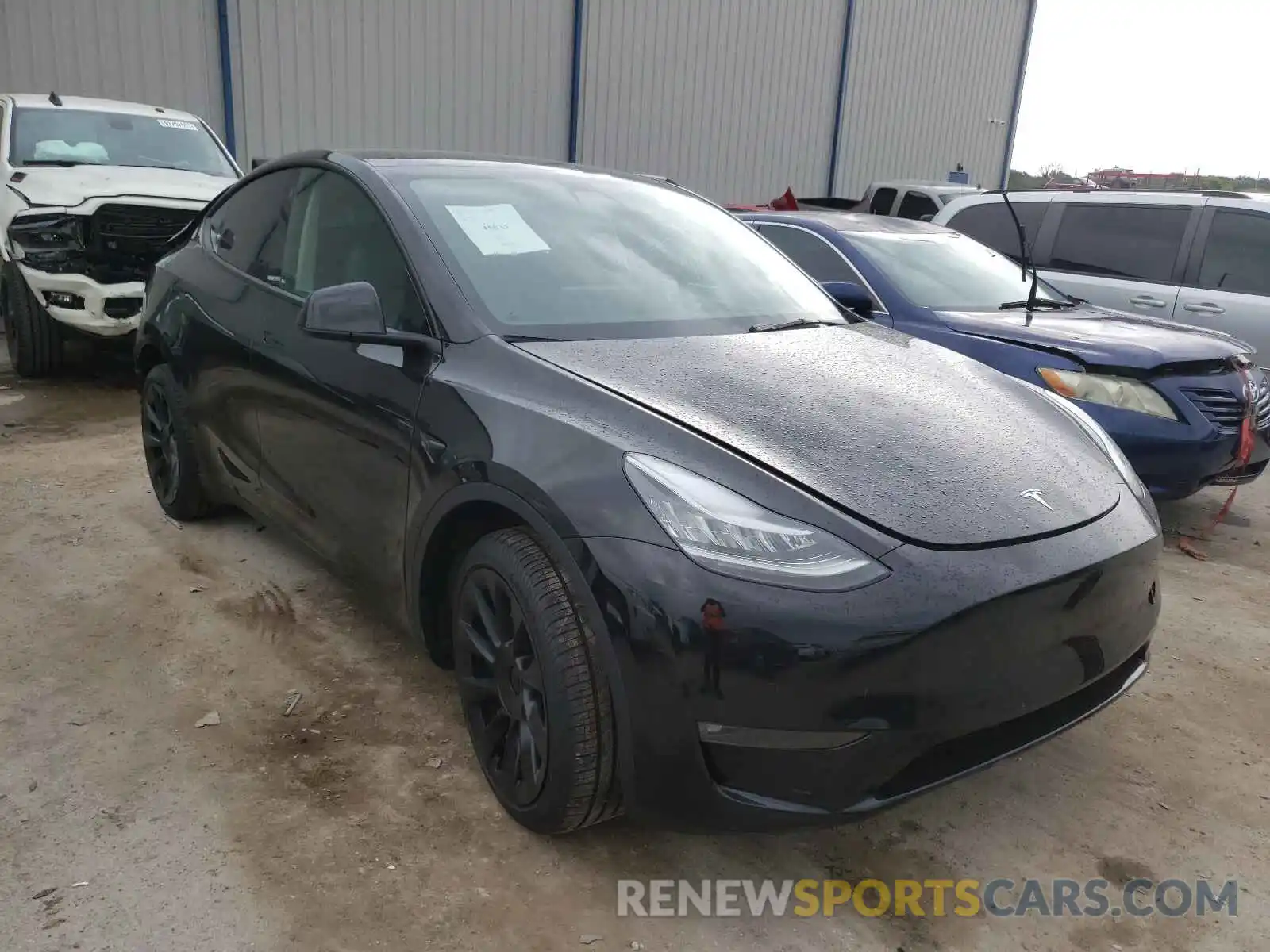 1 Photograph of a damaged car 5YJYGDEE7MF143982 TESLA MODEL Y 2021