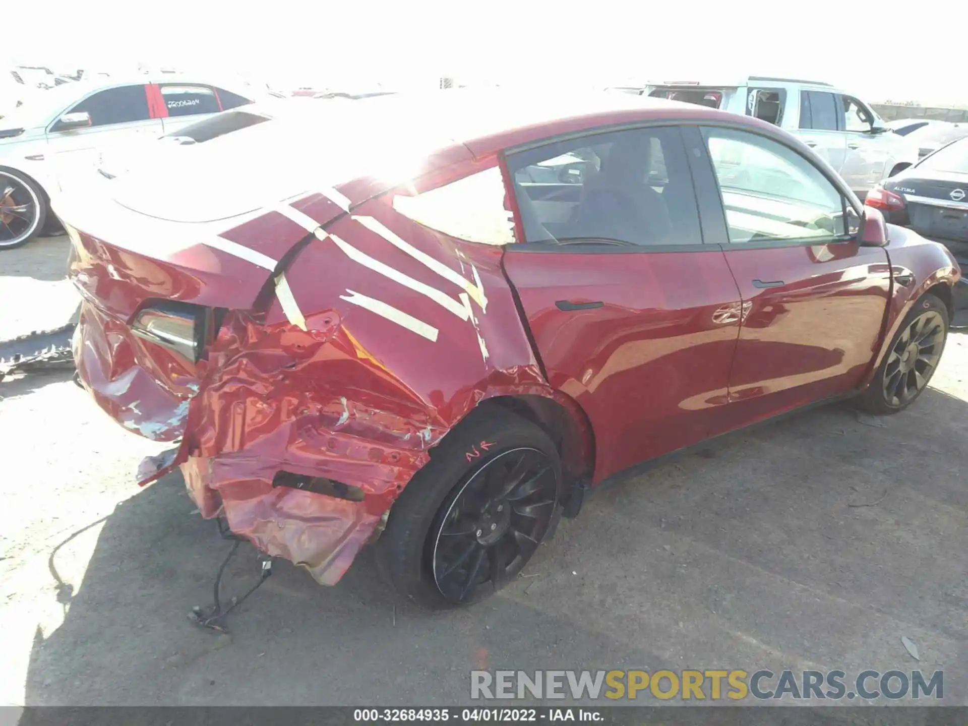 4 Photograph of a damaged car 5YJYGDEE7MF151788 TESLA MODEL Y 2021