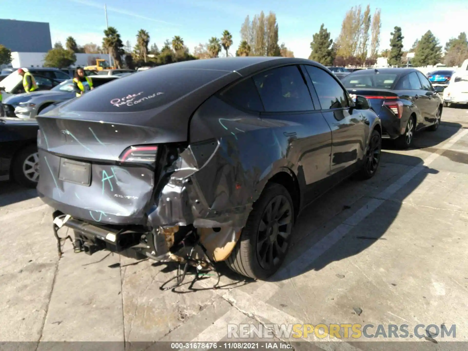 4 Photograph of a damaged car 5YJYGDEE7MF152911 TESLA MODEL Y 2021