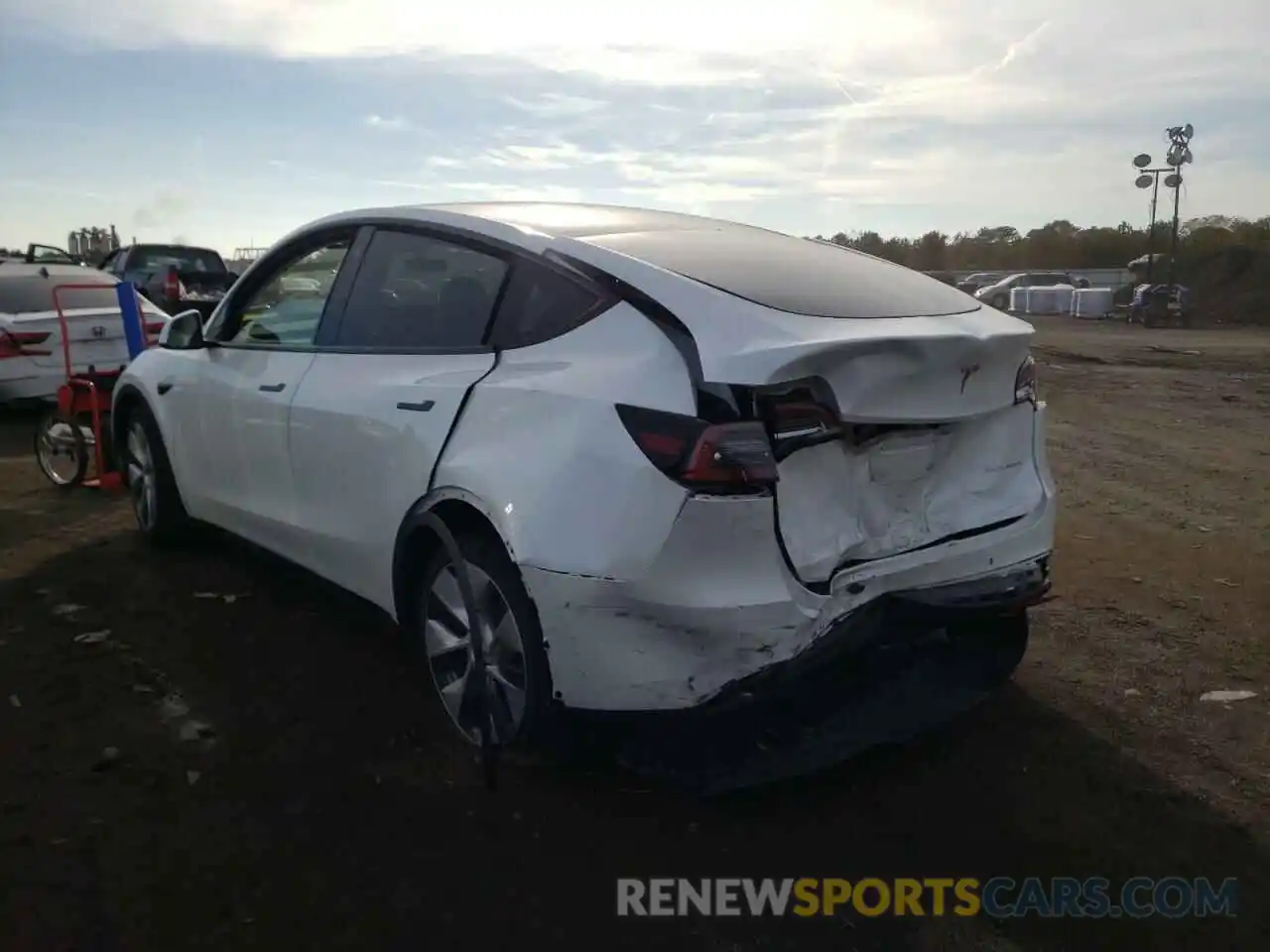 3 Photograph of a damaged car 5YJYGDEE7MF153993 TESLA MODEL Y 2021