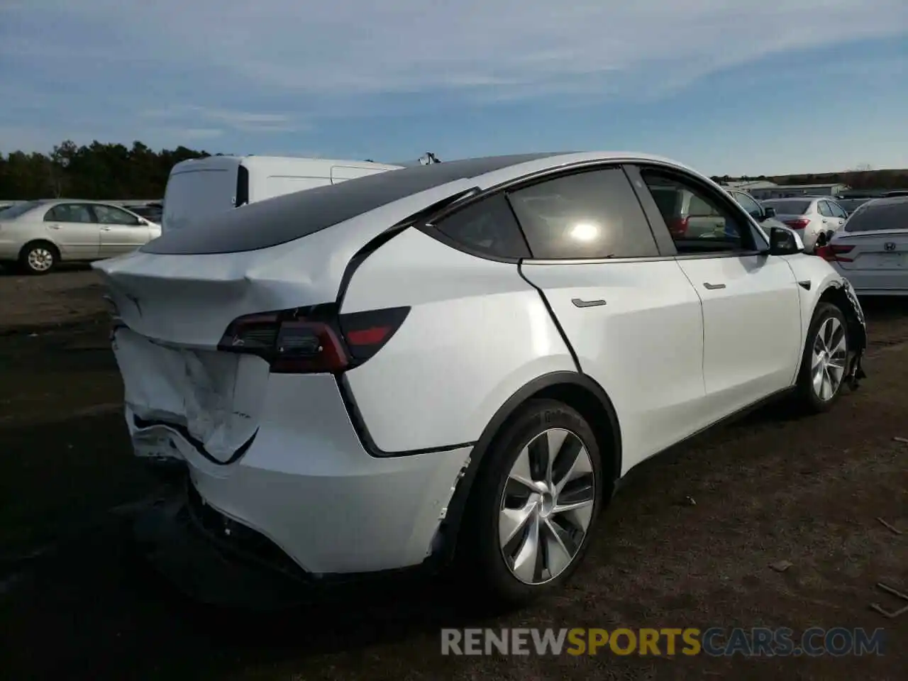 4 Photograph of a damaged car 5YJYGDEE7MF153993 TESLA MODEL Y 2021