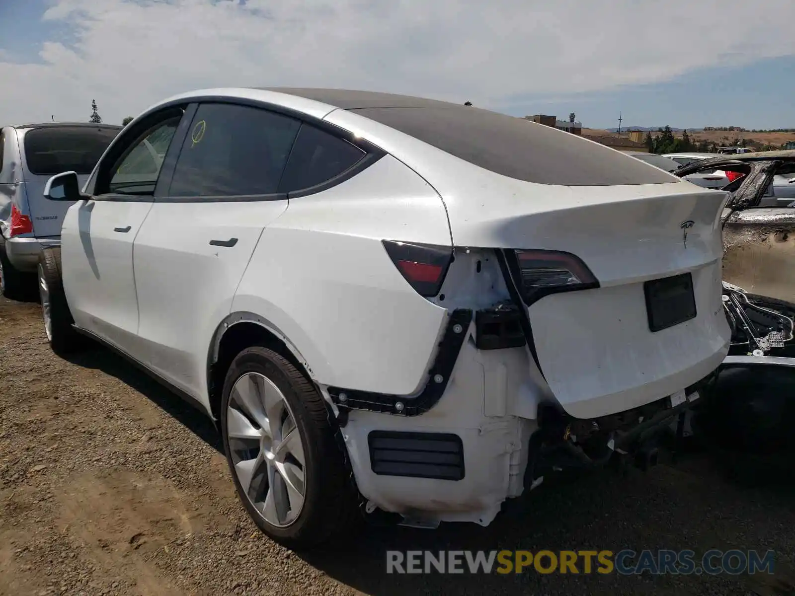 3 Photograph of a damaged car 5YJYGDEE7MF157039 TESLA MODEL Y 2021