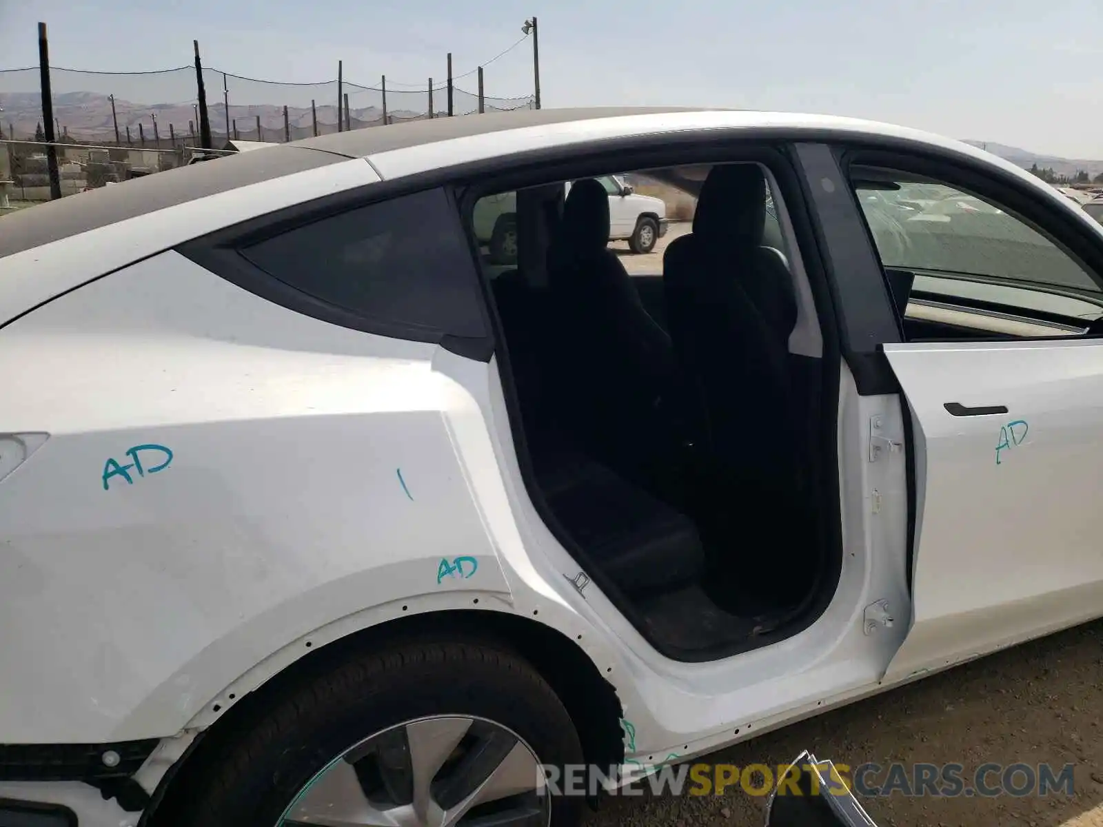 9 Photograph of a damaged car 5YJYGDEE7MF157039 TESLA MODEL Y 2021