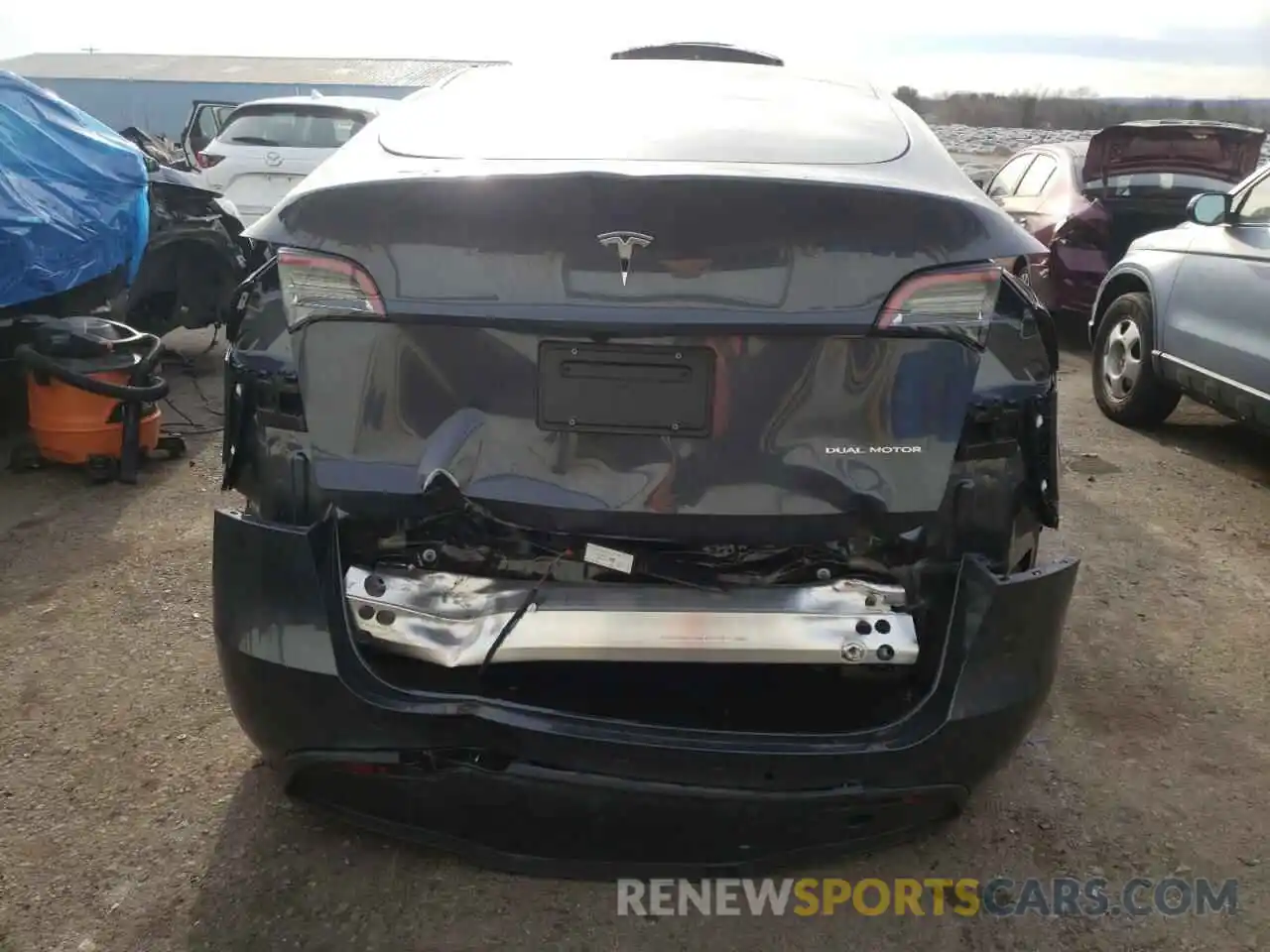 9 Photograph of a damaged car 5YJYGDEE7MF174696 TESLA MODEL Y 2021