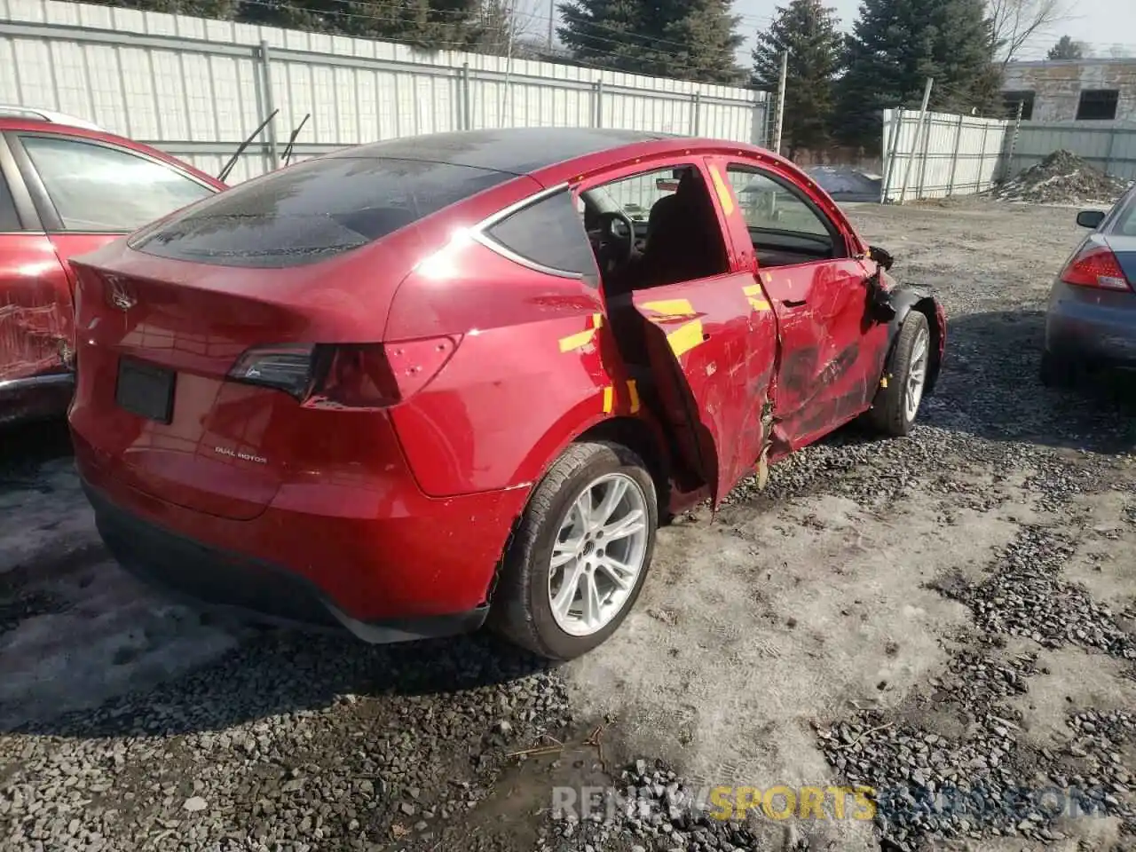 4 Photograph of a damaged car 5YJYGDEE7MF191109 TESLA MODEL Y 2021