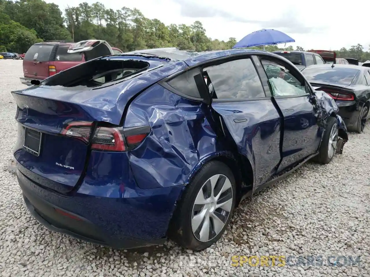 4 Photograph of a damaged car 5YJYGDEE7MF201430 TESLA MODEL Y 2021