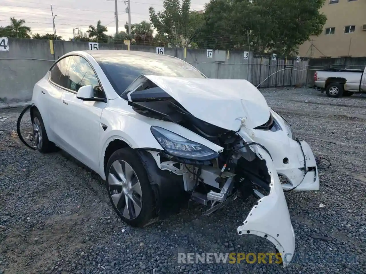 1 Photograph of a damaged car 5YJYGDEE7MF203730 TESLA MODEL Y 2021