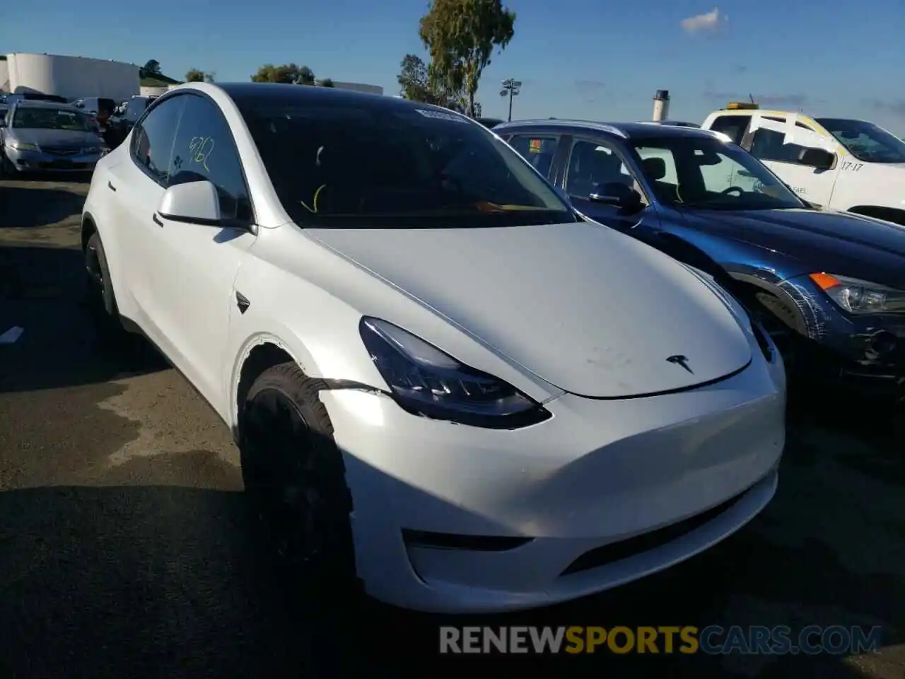 1 Photograph of a damaged car 5YJYGDEE7MF217529 TESLA MODEL Y 2021