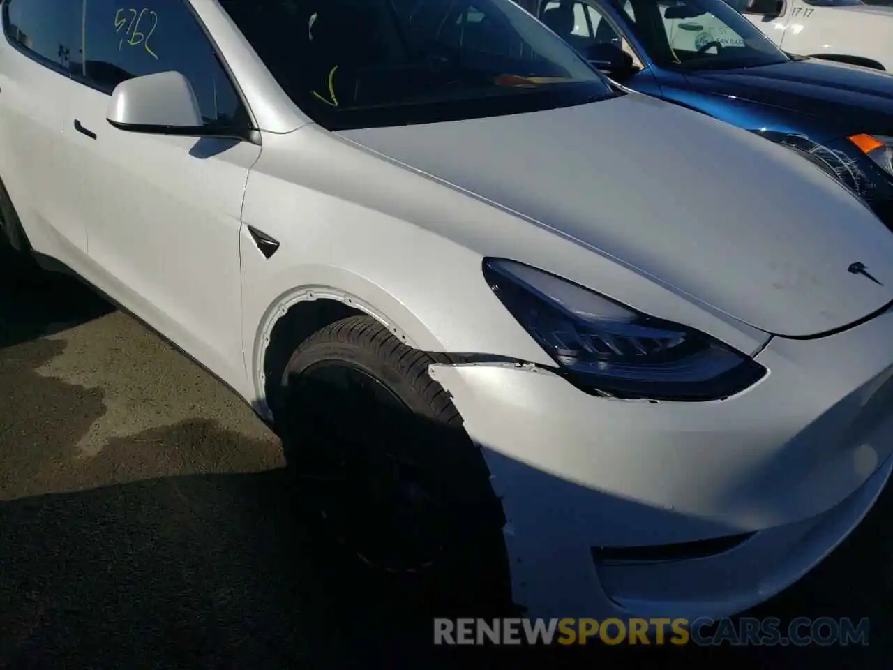 9 Photograph of a damaged car 5YJYGDEE7MF217529 TESLA MODEL Y 2021