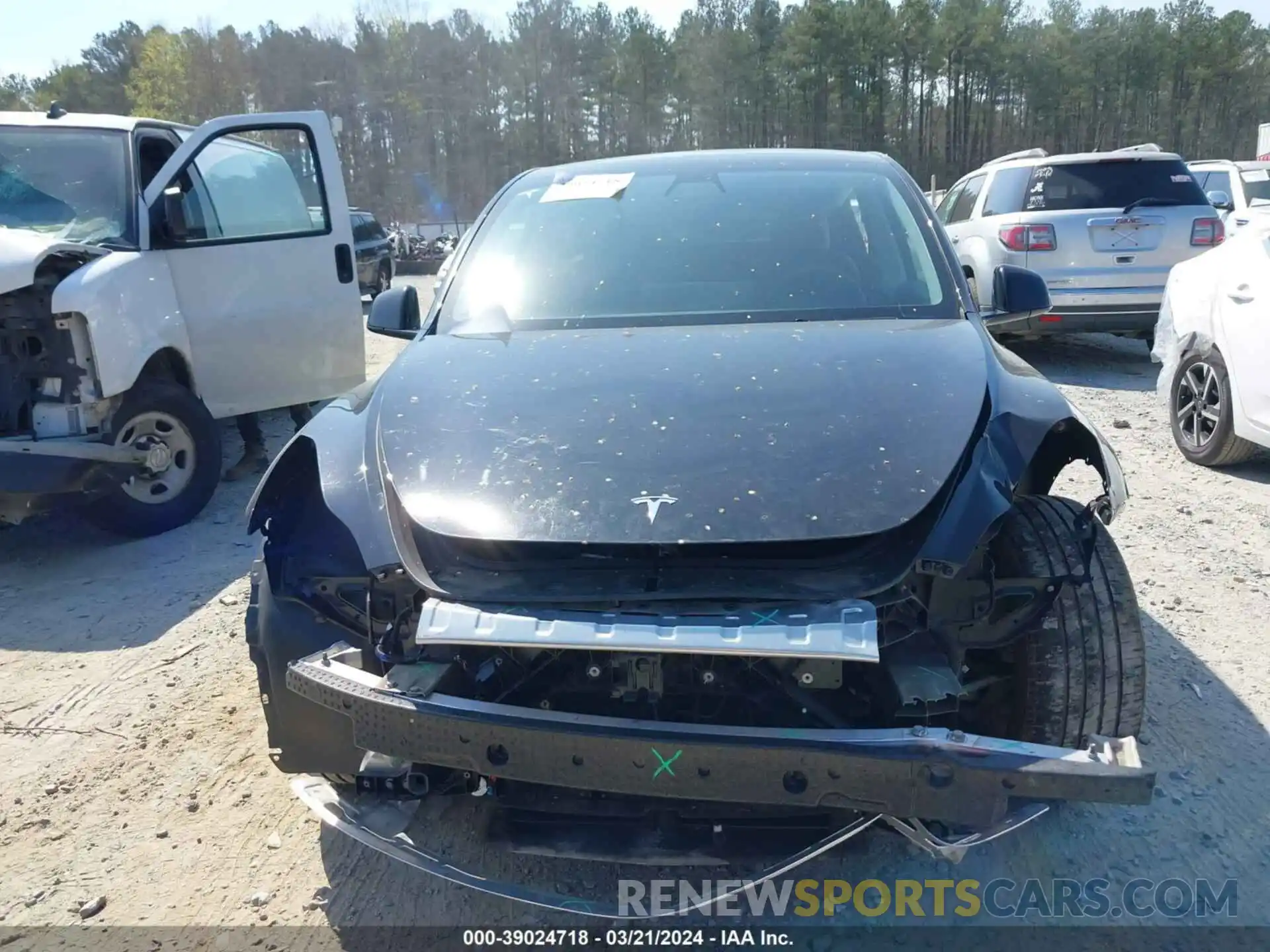 11 Photograph of a damaged car 5YJYGDEE7MF242897 TESLA MODEL Y 2021