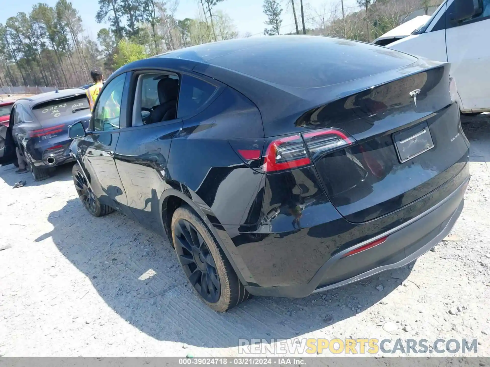 3 Photograph of a damaged car 5YJYGDEE7MF242897 TESLA MODEL Y 2021