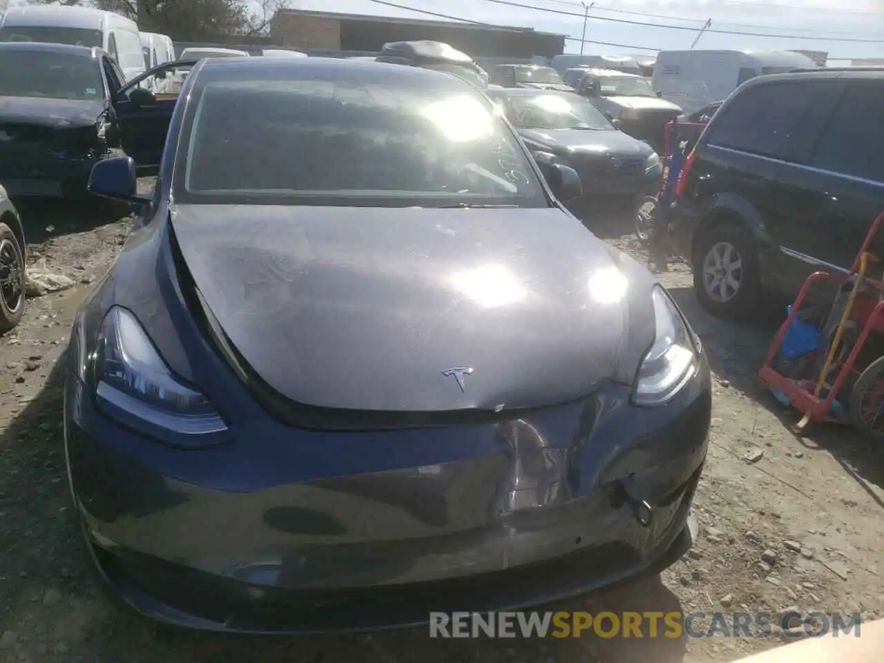 9 Photograph of a damaged car 5YJYGDEE7MF254239 TESLA MODEL Y 2021