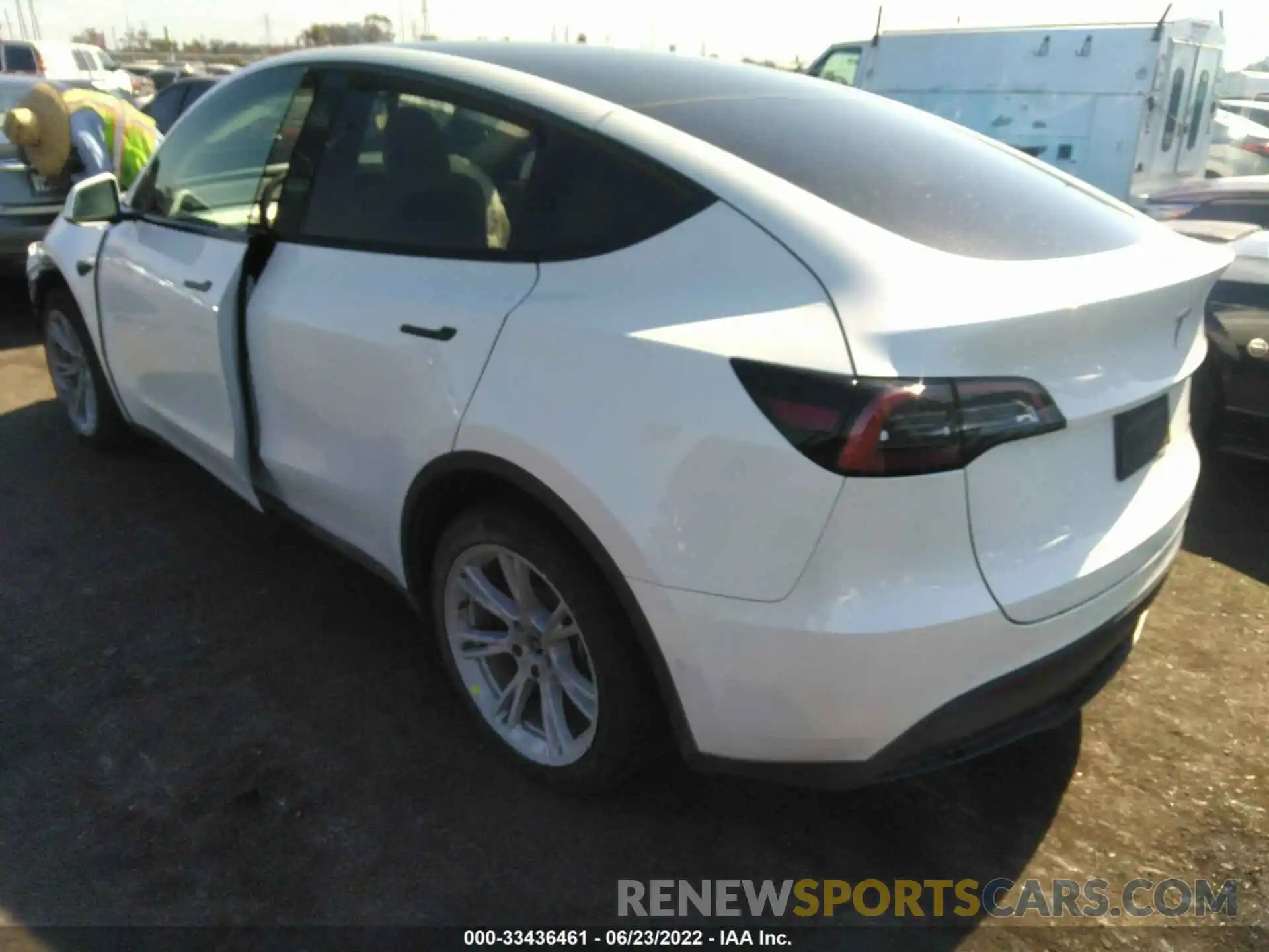 3 Photograph of a damaged car 5YJYGDEE7MF270683 TESLA MODEL Y 2021