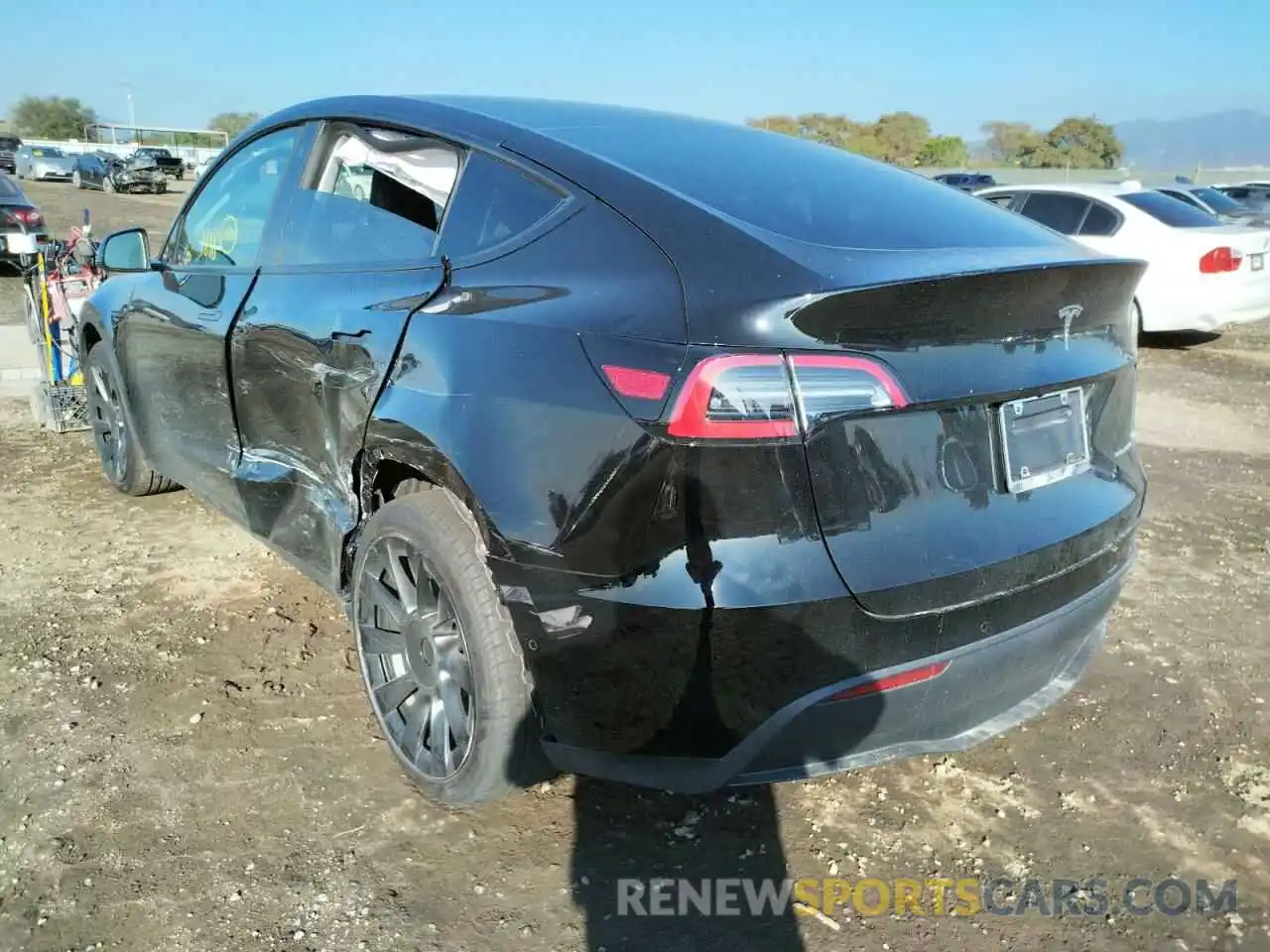 3 Photograph of a damaged car 5YJYGDEE7MF297575 TESLA MODEL Y 2021